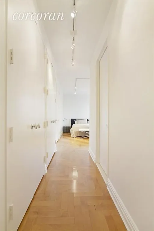 New York City Real Estate | View 401 East 60th Street, 17A | Hallway | View 5