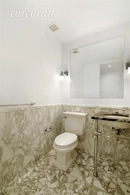 New York City Real Estate | View 401 East 60th Street, 17A | Bathroom | View 8