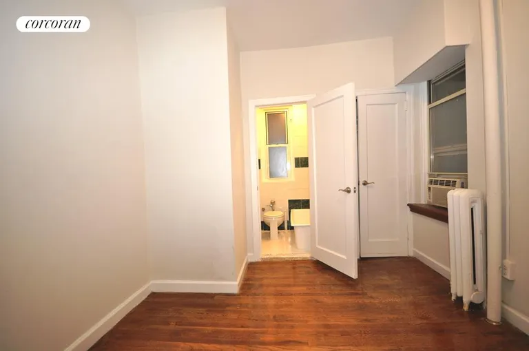 New York City Real Estate | View 19 Grace Ct, 2B | room 10 | View 11