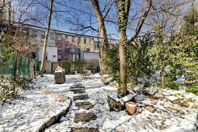 New York City Real Estate | View 304 Clermont Avenue, 1 | Back Yard | View 3