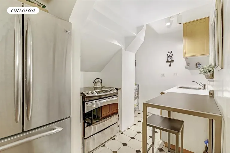 New York City Real Estate | View 60 West 68th Street, 1C | Kitchen | View 3