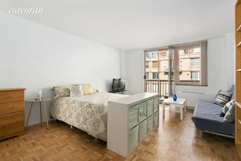 New York City Real Estate | View 393 West 49th Street, 4DD | 2 | View 8