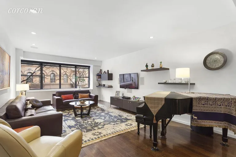 New York City Real Estate | View 402 East 90th Street, 2C/UNFURN | 2 Beds, 1 Bath | View 1