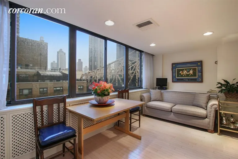 New York City Real Estate | View 35 Sutton Place, 11E | Sun Room/Breakfast Alcove  | View 4