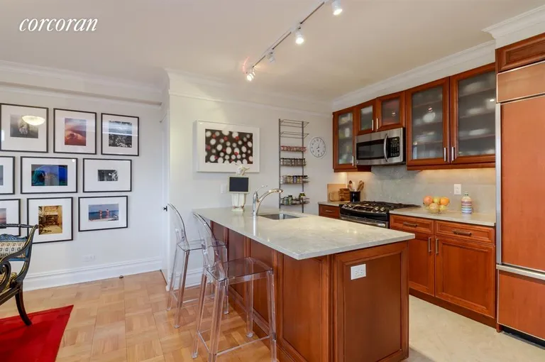 New York City Real Estate | View 56 Seventh Avenue, 20B | Kitchen / Dining Room | View 4