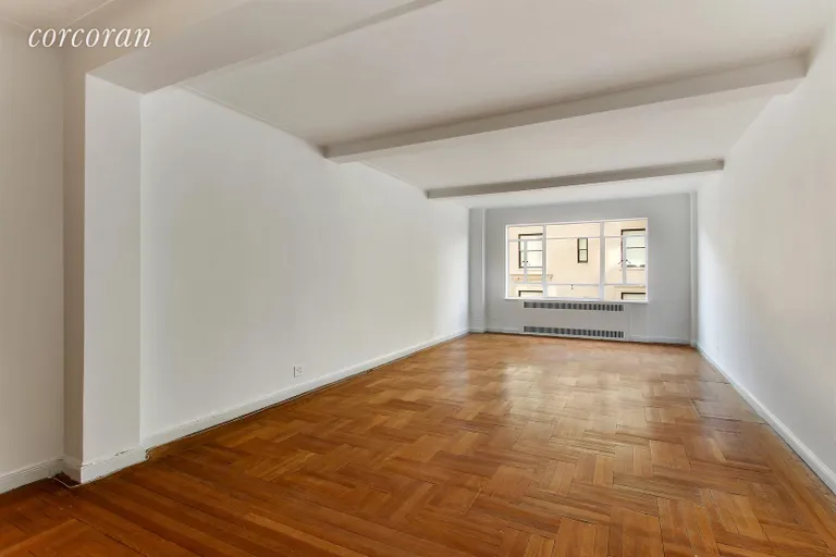 New York City Real Estate | View 930 Fifth Avenue, 6E | 2 Beds, 2 Baths | View 1