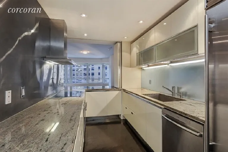 New York City Real Estate | View 240 East 47th Street, 11BC | room 4 | View 5