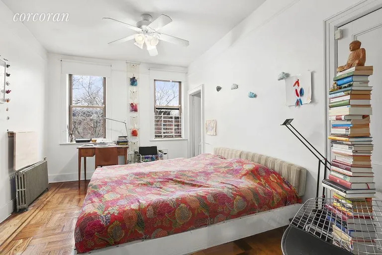 New York City Real Estate | View 305 Vanderbilt Avenue, 4 | Main Bedroom | View 2