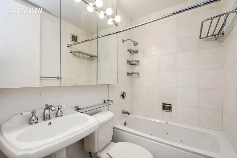 New York City Real Estate | View 161 West 61st Street, 6C | Master Bathroom En-Suite | View 9