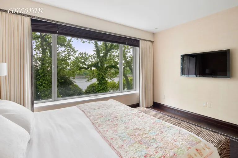 New York City Real Estate | View 4 Riverview Terrace | room 3 | View 4