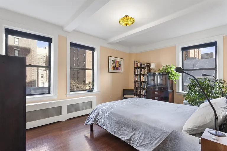 New York City Real Estate | View 220 West 93rd Street, 7A | Master Bedroom suite with two exposures and WIC | View 3