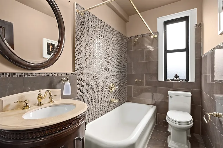 New York City Real Estate | View 220 West 93rd Street, 7A | Mint renovated windowed full bathroom | View 5