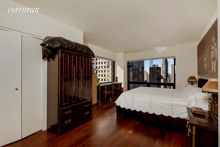 New York City Real Estate | View 721 Fifth Avenue, 39H | Bedroom | View 4