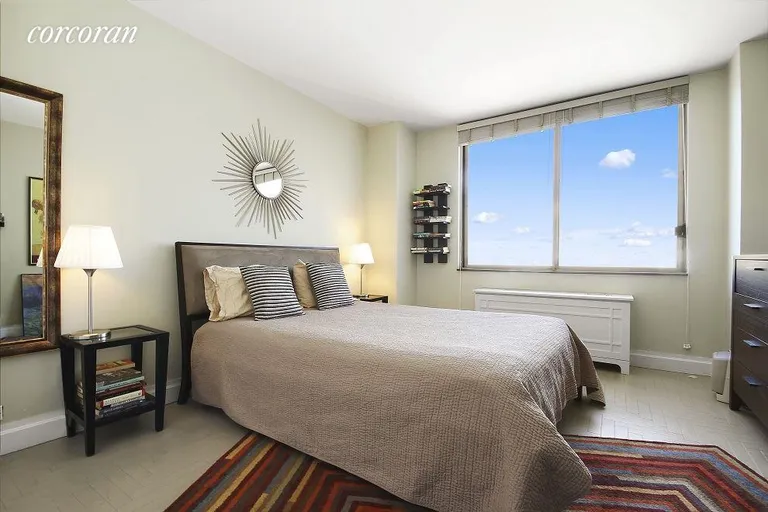 New York City Real Estate | View 350 West 50th Street, 17F | room 4 | View 5