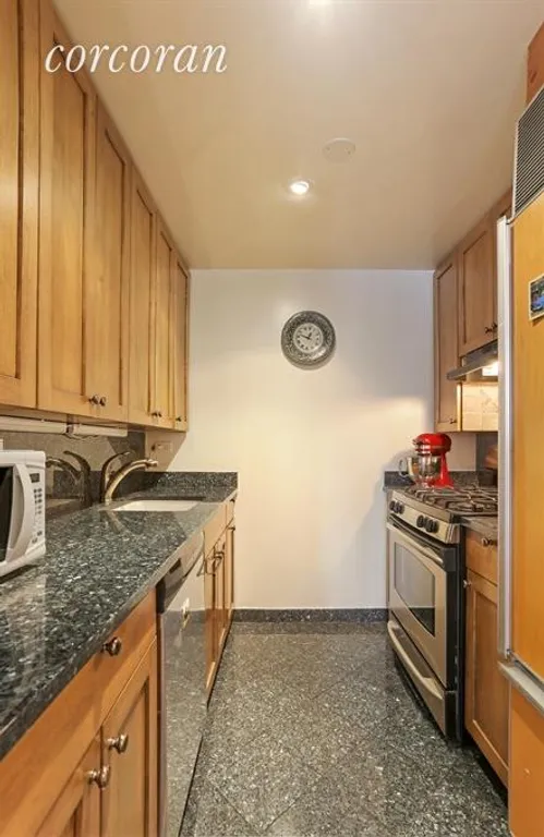 New York City Real Estate | View 161 West 61st Street, 14G | Kitchen | View 6