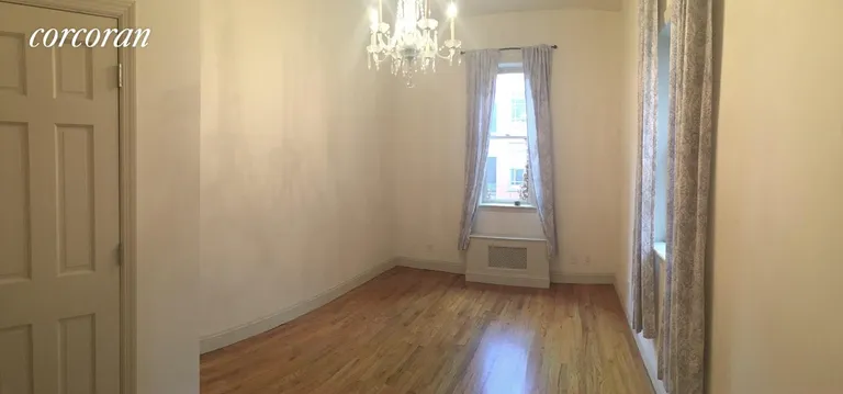 New York City Real Estate | View 25 West 70th Street, 2B | room 7 | View 8