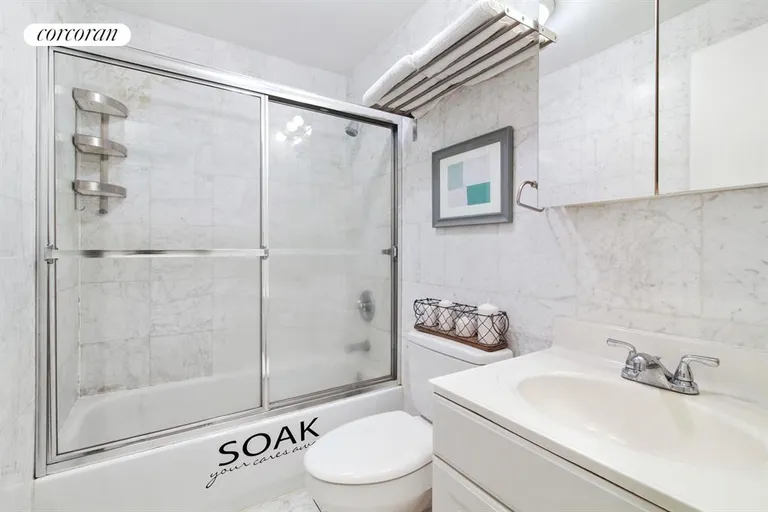 New York City Real Estate | View 206 21st Street, 2A | Bathroom | View 5