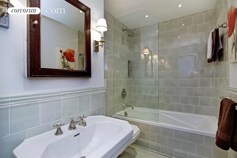 New York City Real Estate | View 155 West 68th Street, 24C | Bathroom has a full tub | View 4