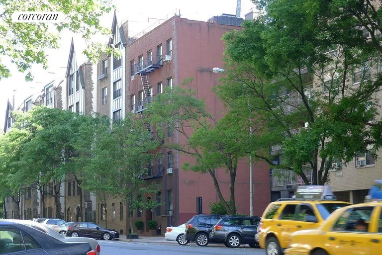 New York City Real Estate | View 26 West 97th Street, 5B | Prewar elevator building | View 6