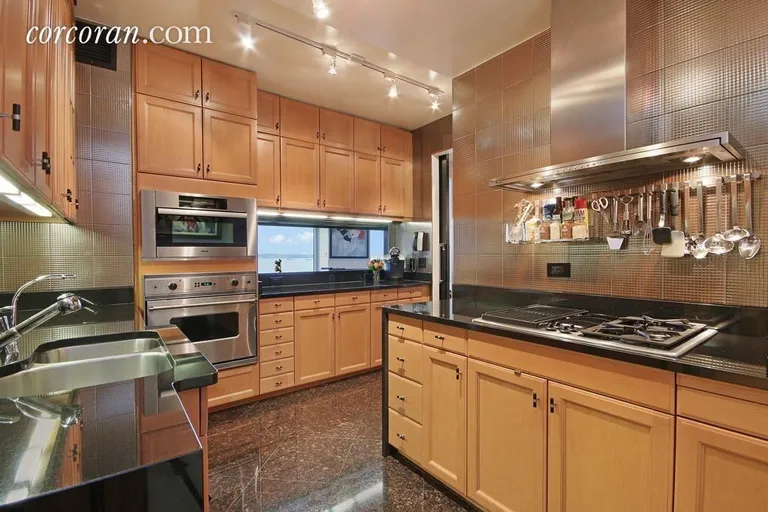 New York City Real Estate | View 10 West Street, 15G | room 4 | View 5