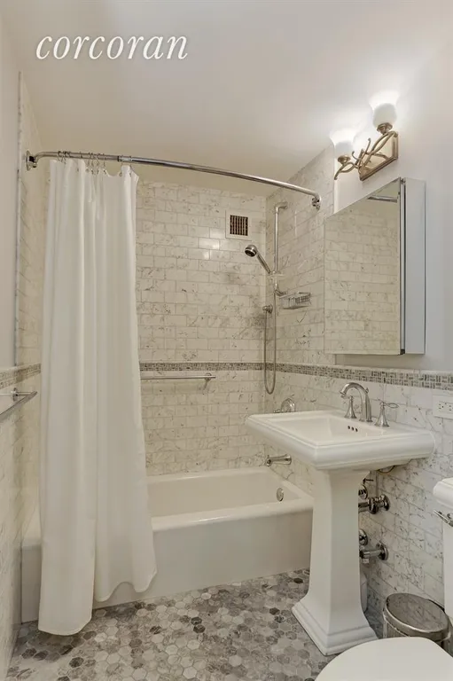 New York City Real Estate | View 435 East 76th Street, PHB | 2nd Bathroom | View 9