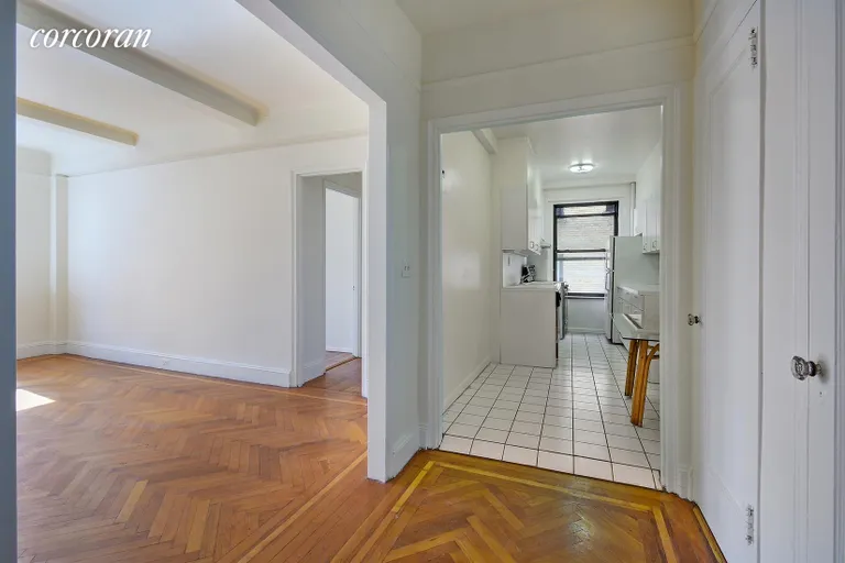 New York City Real Estate | View 124 West 93rd Street, 6A | Foyer | View 6