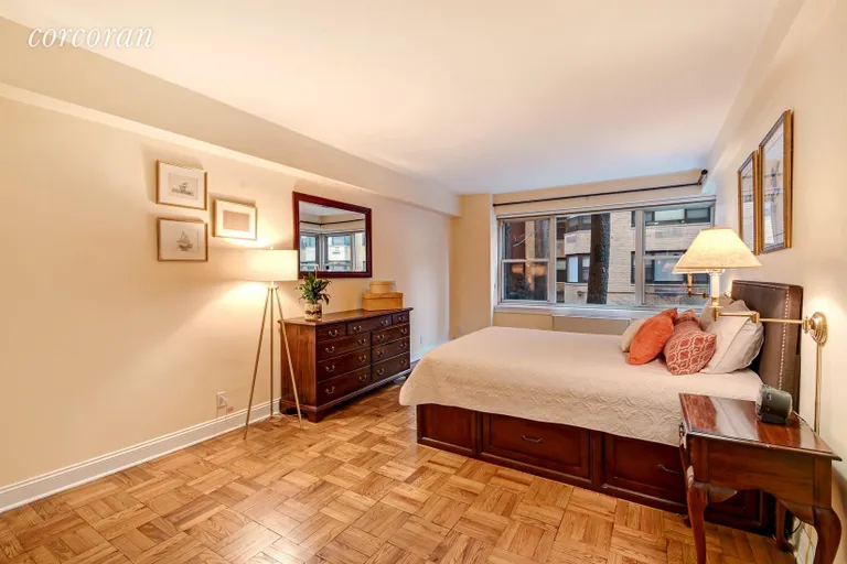 New York City Real Estate | View 1025 Fifth Avenue, 2FN | Bedroom | View 4
