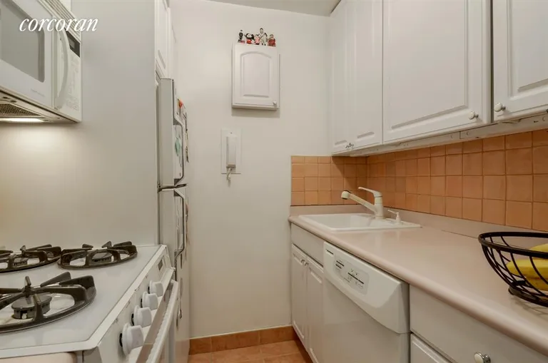 New York City Real Estate | View 209 East 56th Street, 7E | Kitchen | View 4