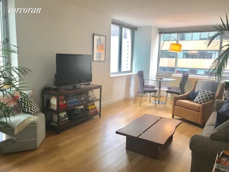 New York City Real Estate | View 150 East 44th Street, 24G | room 1 | View 2