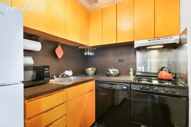 New York City Real Estate | View 19 Prospect Park West, 4 | room 2 | View 3