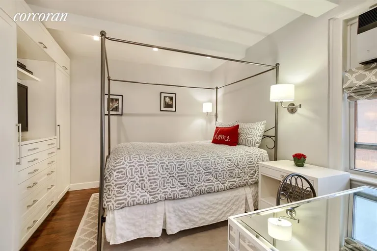 New York City Real Estate | View 333 East 43rd Street, 403 | Queen-Sized Bedroom | View 3