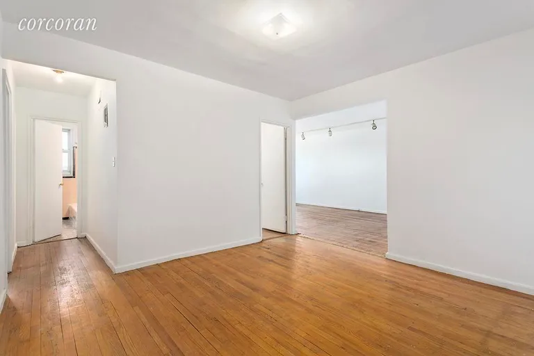 New York City Real Estate | View 70 Riverside Drive, 5H | 6  Huge entry/dining foyer | View 5