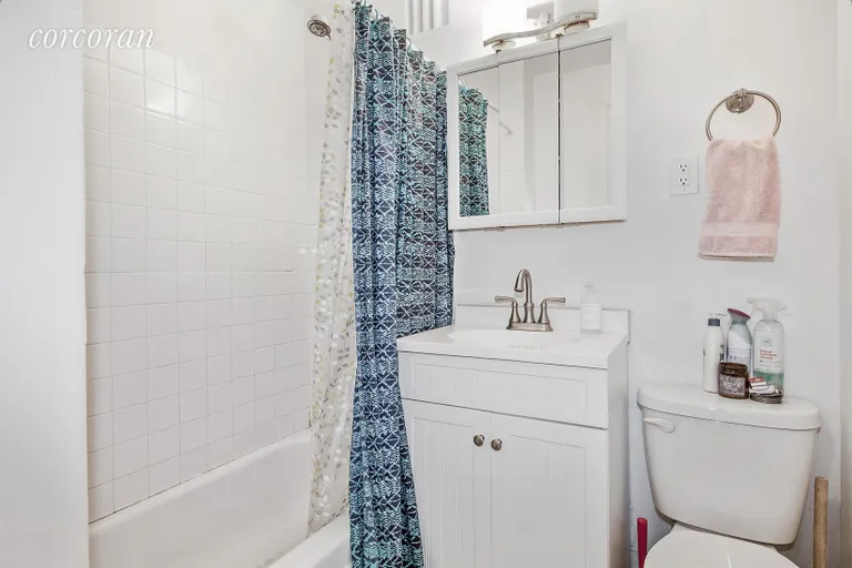 New York City Real Estate | View 439 Hicks Street, 4C | Bathroom | View 5