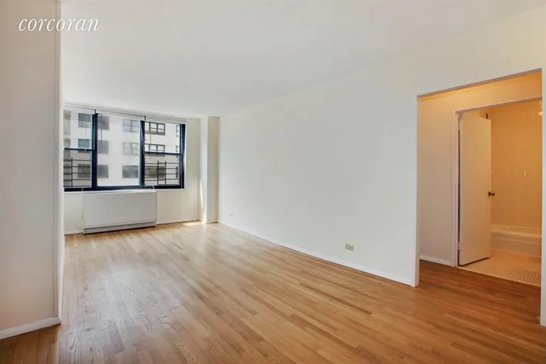 New York City Real Estate | View 301 East 87th Street, 11E | room 3 | View 4