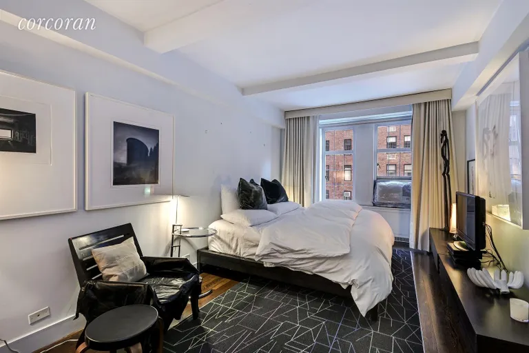 New York City Real Estate | View 470 West 24th Street, 4G | Room for a King Size Bed with Space to Spare | View 5