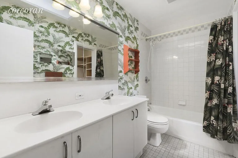 New York City Real Estate | View 154 Lafayette Avenue, 4 | Skylight in Bathroom | View 7
