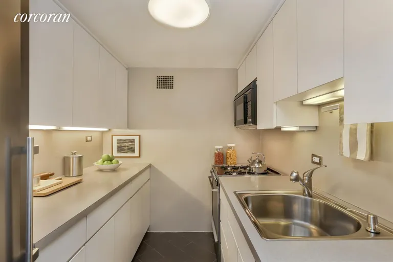 New York City Real Estate | View 101 West 12th Street, 19J | Kitchen | View 4