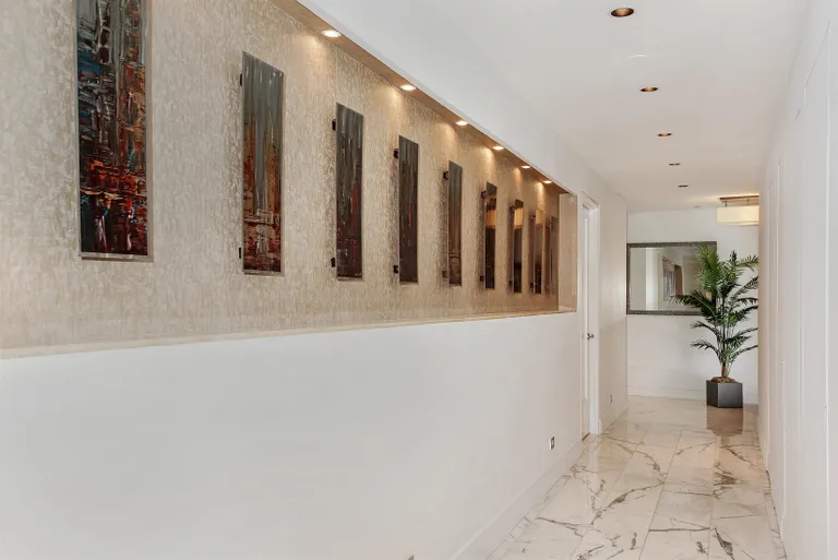 New York City Real Estate | View 300 East 77th Street, 27/28B | Gallery | View 6