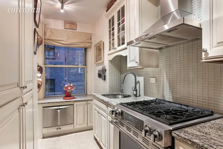 New York City Real Estate | View 60 Gramercy Park North, 8F | Mint Windowed Kitchen | View 3