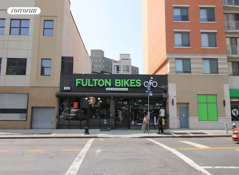 New York City Real Estate | View 528 Jefferson Avenue, 3 | Fulton Bikes | View 8