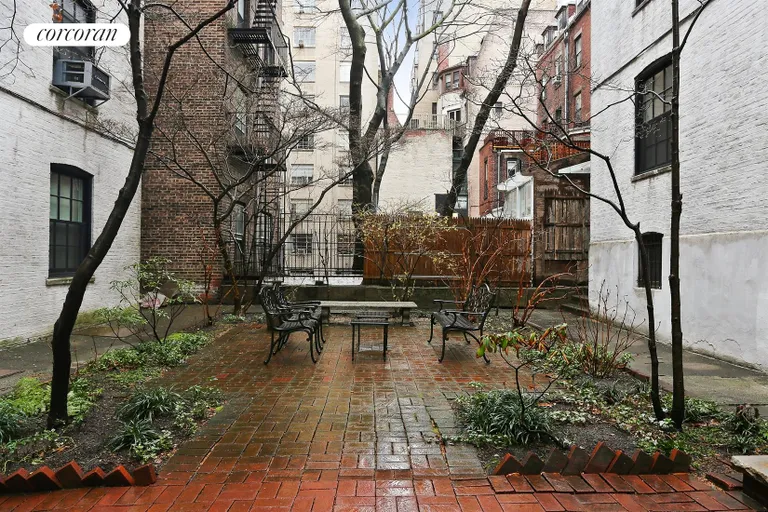 New York City Real Estate | View 20 Pierrepont Street, 2B | Back Yard | View 10