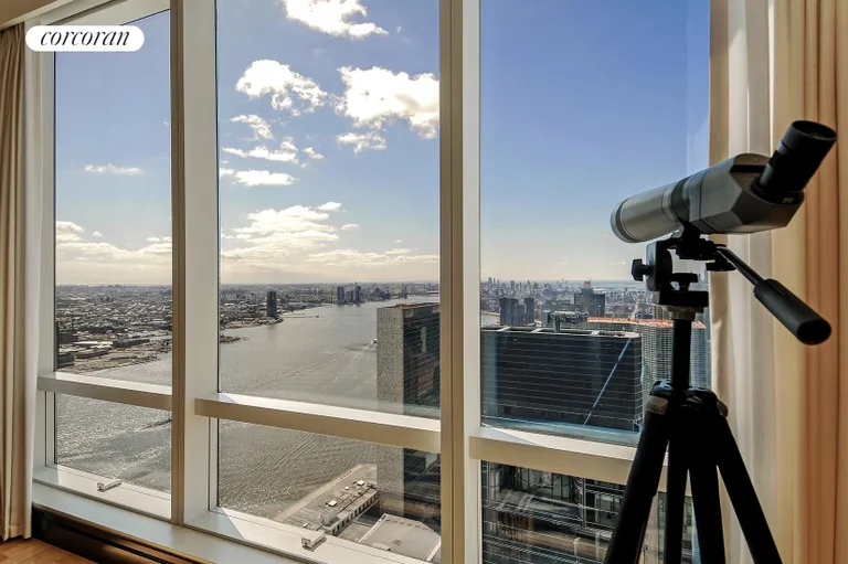 New York City Real Estate | View 845 United Nations Plaza, 61C | View | View 19
