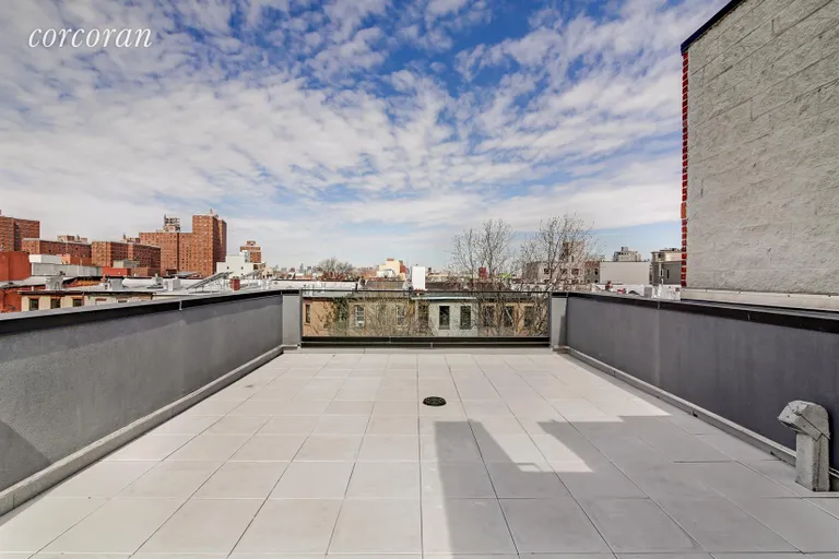New York City Real Estate | View 169 Lexington Avenue, 1 | Common Roof Deck with Manhattan Views | View 8