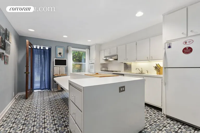 New York City Real Estate | View 214 Lincoln Road | room 5 | View 6