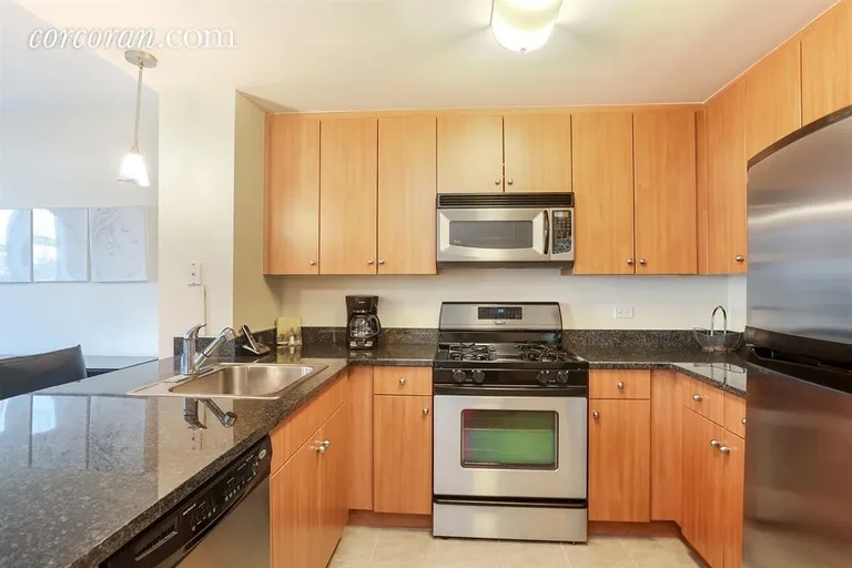 New York City Real Estate | View 455 Main Street, 4C | Kitchen | View 3