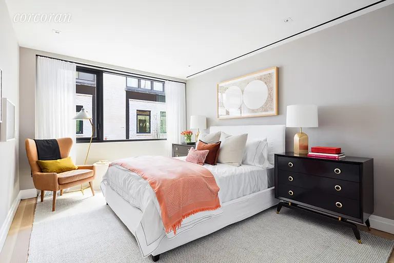 New York City Real Estate | View 421 Hudson Street, TH1 | Secondary Bedroom with en suite bathroom | View 15