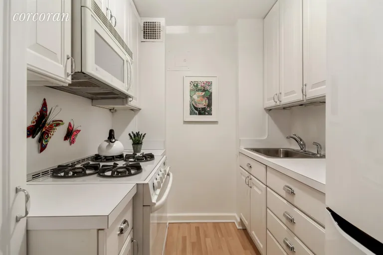 New York City Real Estate | View 201 East 66th Street, 10G | Kitchen | View 3
