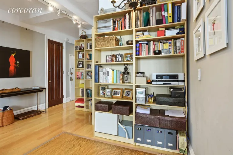 New York City Real Estate | View 161 West 86th Street, 7DD | Front door and foyer | View 3