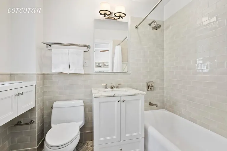 New York City Real Estate | View 40 West 67th Street, 9A | Master Bathroom | View 6