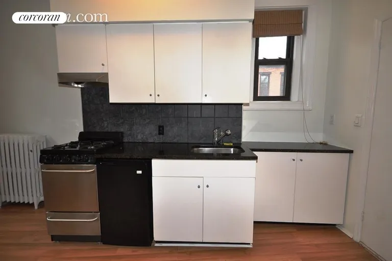 New York City Real Estate | View 1 Willow Place, 2R | room 1 | View 2